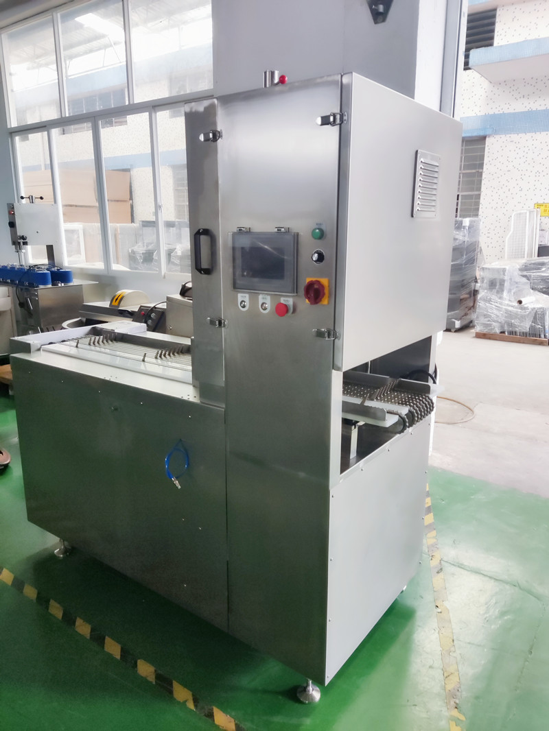 零下十八度凍（dòng）品切割設備多段鋸