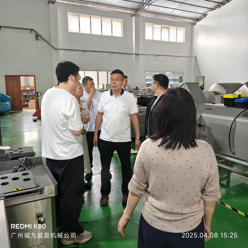 韓國客戶也（yě）是多段鋸（jù）鋸骨機的忠實粉絲