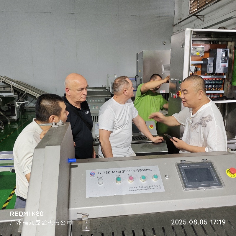 俄羅斯兄弟（dì）來（lái）要武器必須支持一下！